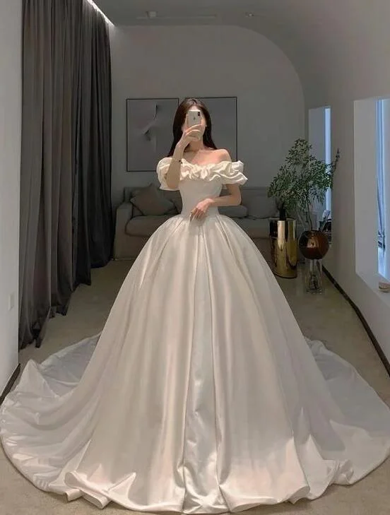 Off Shoulder Ivory Ball Gown Mermaid Wedding Dresses    S2570